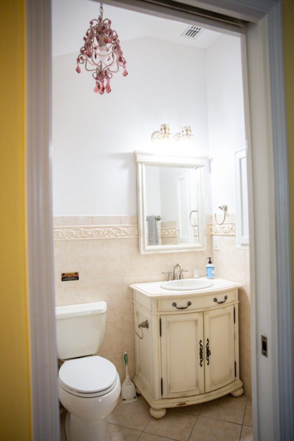 The Equestrian Room | King Bed | Shared Bathroom - Image 4