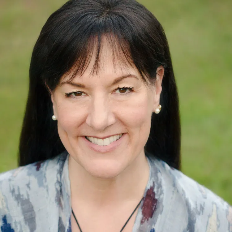 Toni Deckers leading a sound healing session at a creative retreat for performers and artists